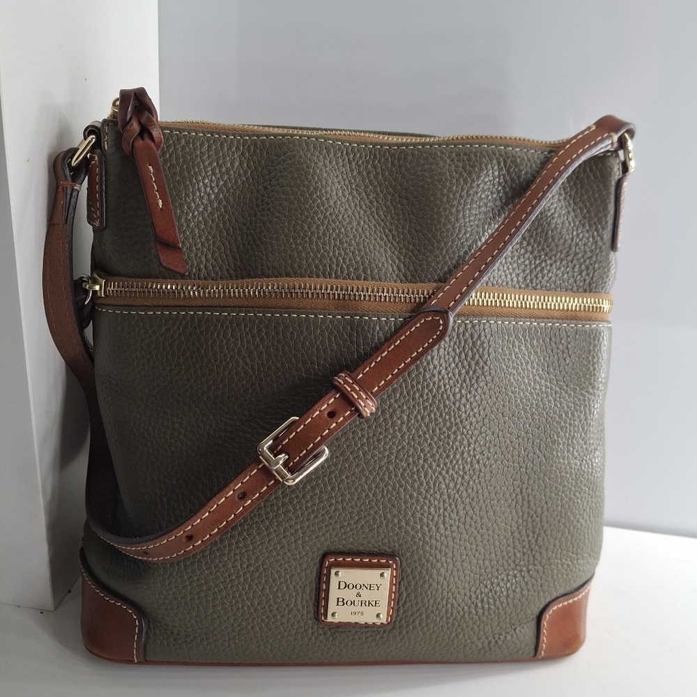 Dooney & Bourke Olive Green Leather Shoulder Bag Great Condition